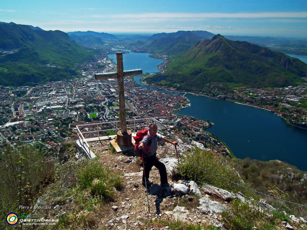 46 Lecco ed i suoi laghi a mezzogiorno....JPG